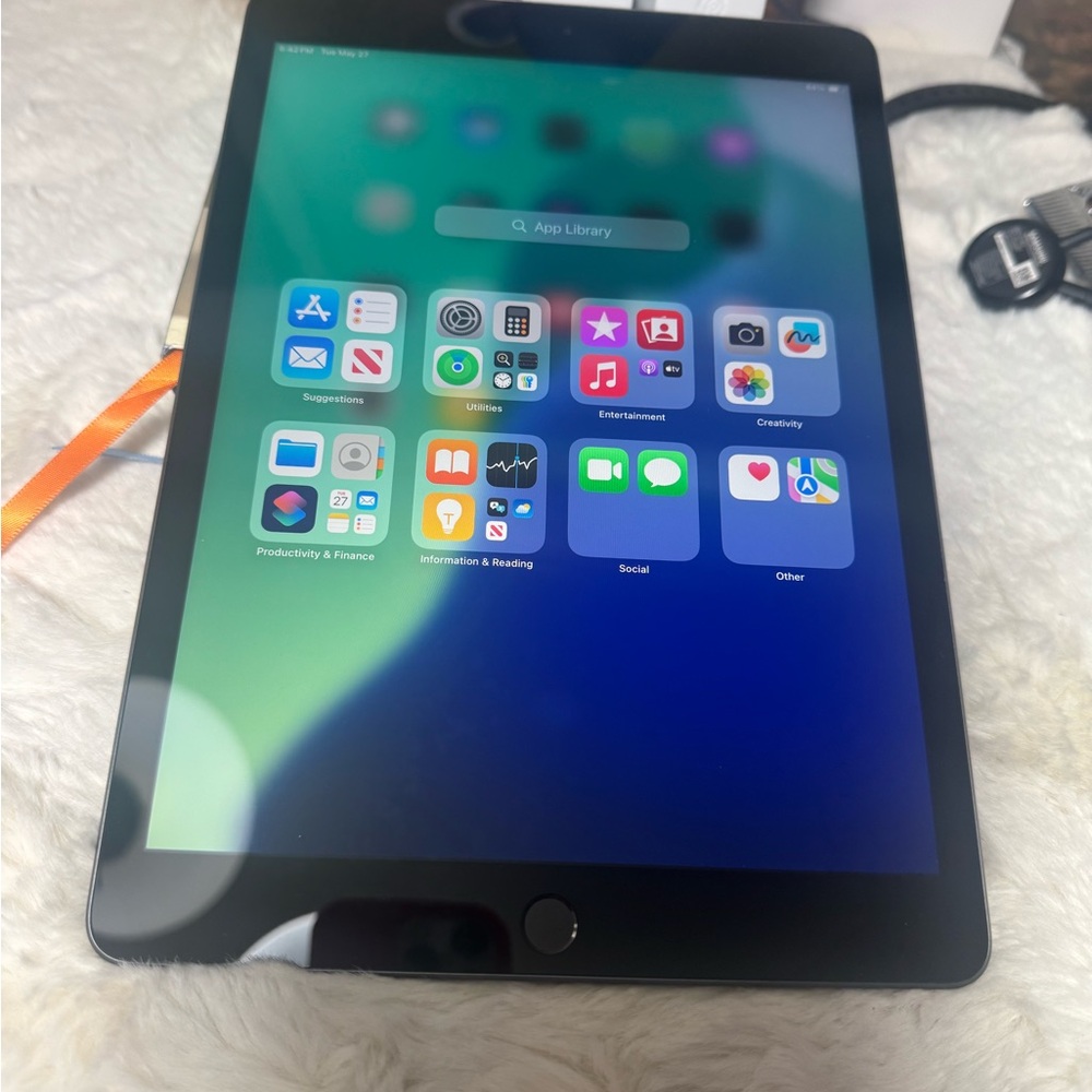 Apple tableta. Septima generacion. Casi nueva
100% functional y authentica - Picture 7 of 9